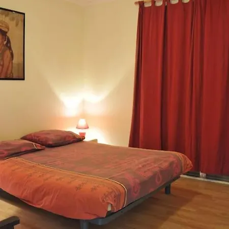 Feriehus 7 Bedrooms For 16 People In Languedoc Roussillon