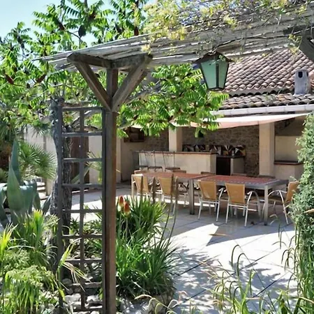 Feriehus 7 Bedrooms For 16 People In Languedoc Roussillon
